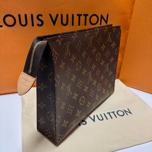 Louis Vuitton Toiletry Pouch 26 Monogram Overall New Condition